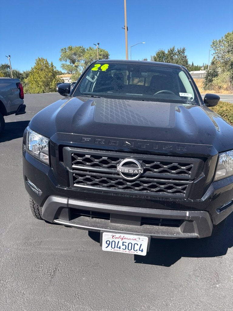 2024 Nissan Frontier SV
