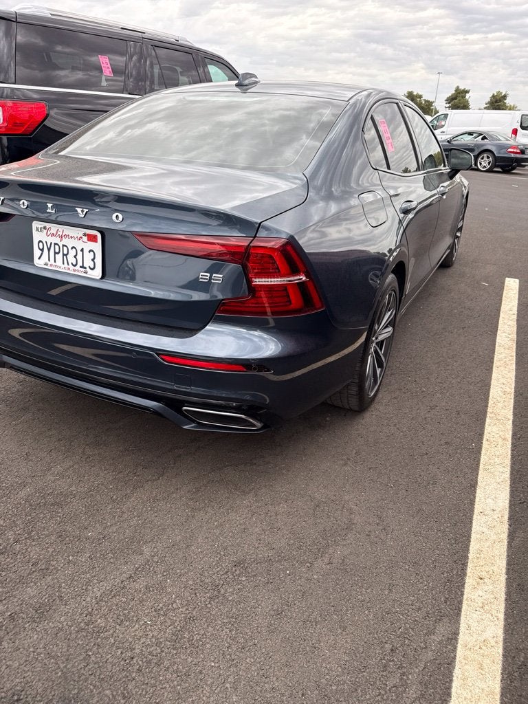 2022 Volvo S60 Momentum