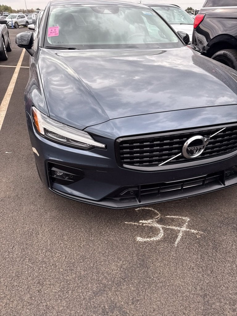 2022 Volvo S60 Momentum