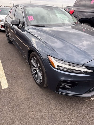 2022 Volvo S60 Momentum
